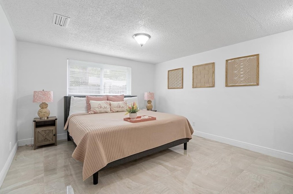 7208 Chesswood Ct, Tampa FL exterior