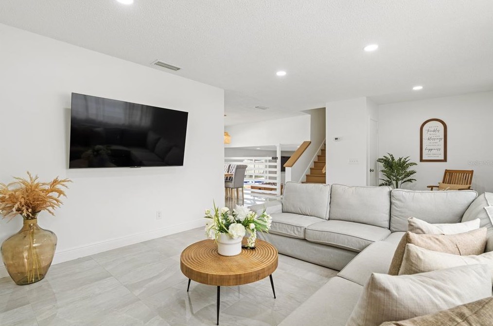 7208 Chesswood Ct, Tampa FL exterior