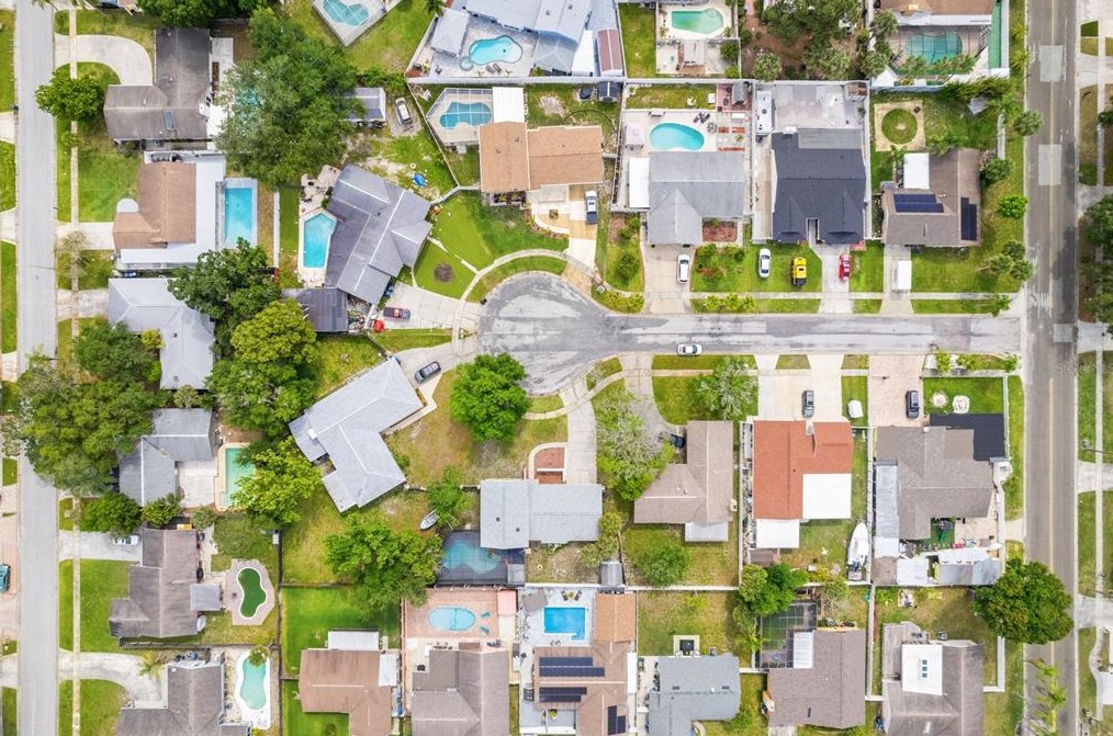 7208 Chesswood Ct, Tampa FL exterior