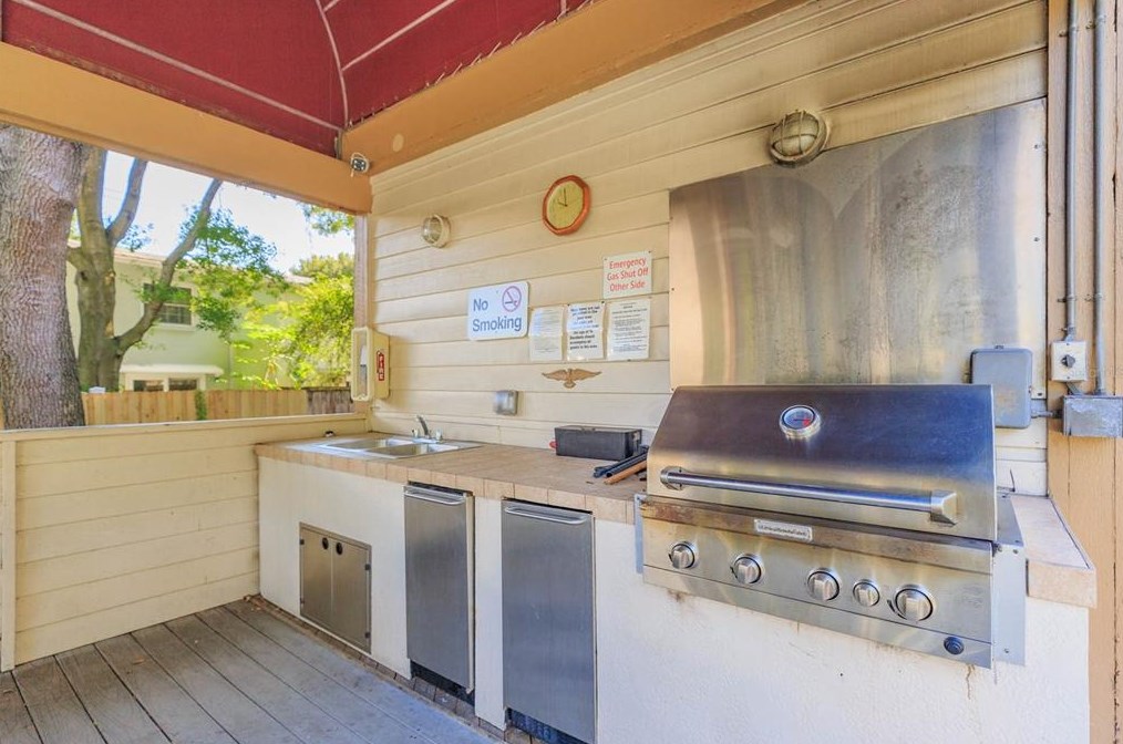 3211 Swann Ave, Tampa FL 33609-4693 exterior