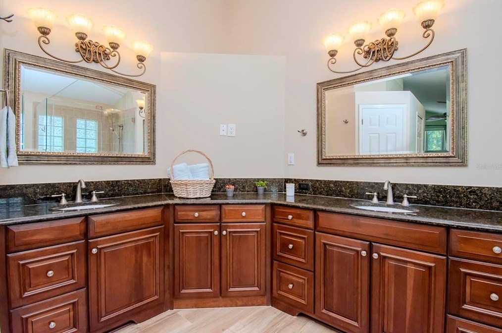 18806 Chemille Dr, Lutz FL  33558-2843 exterior