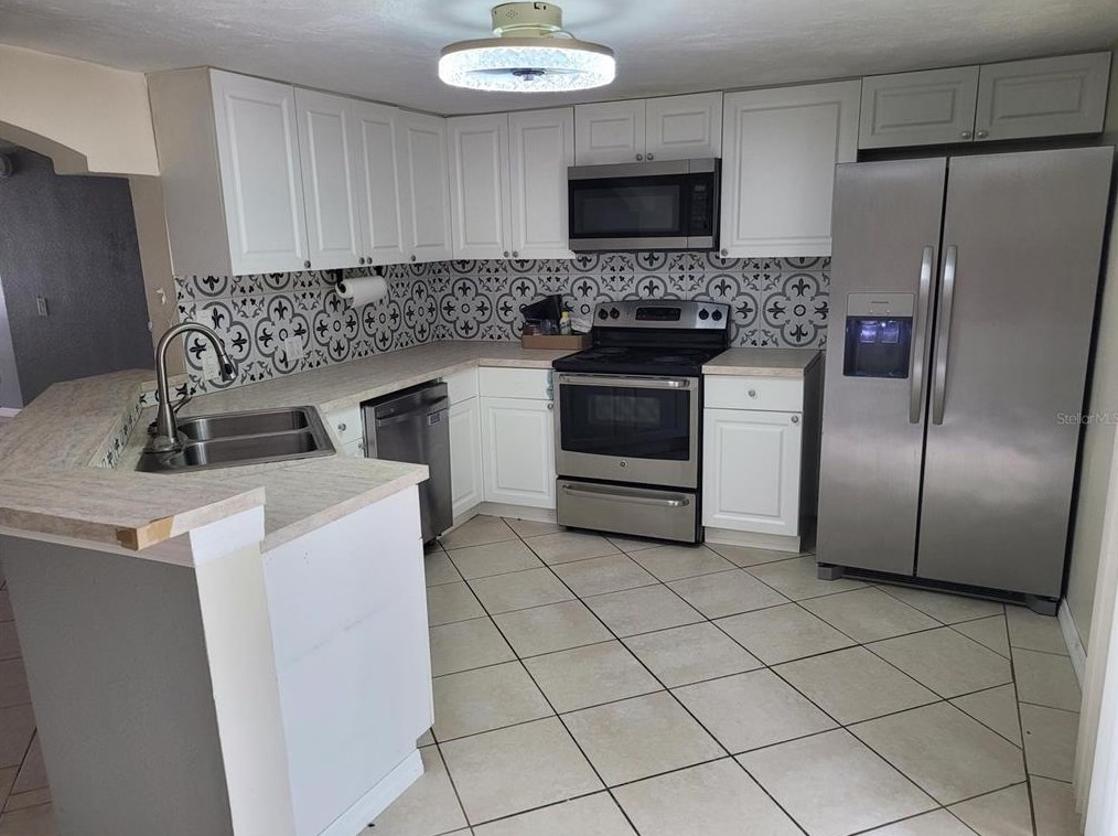 6145 Maplewood Dr, New Port Richey FL exterior