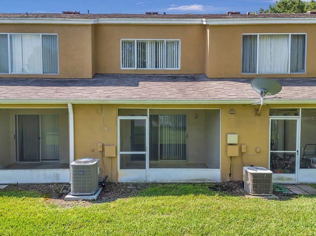30233 Lacledes Ln, Zephyrhills FL  33543-7655 exterior