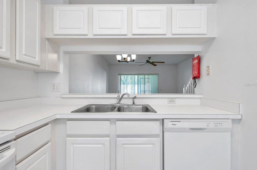 30233 Lacledes Ln, Zephyrhills FL  33543-7655 exterior