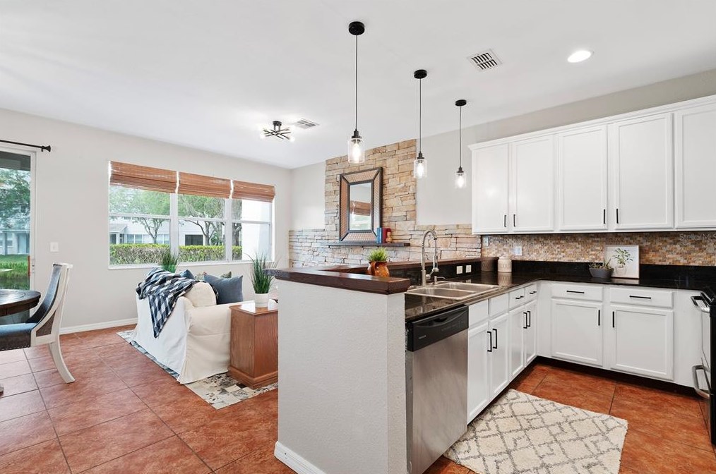 10310 Stone Moss Ave, Tampa FL 33647-3533 exterior