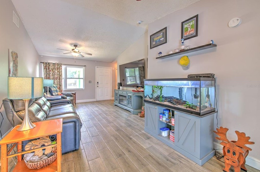 731 Climate Dr, Brandon FL 33511-6215 exterior