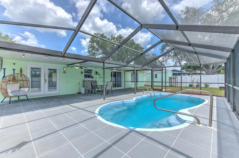 731 Climate Dr, Brandon FL 33511-6215 exterior