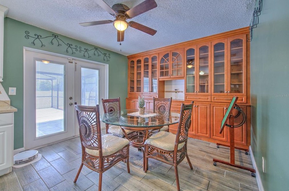 731 Climate Dr, Brandon FL 33511-6215 exterior