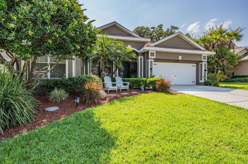 12228 Woodlands Cir, Dade City FL  33525-8287 exterior