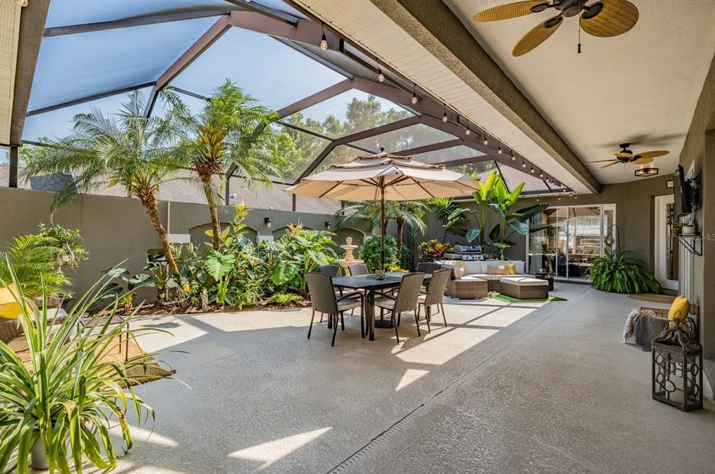 12228 Woodlands Cir, Dade City FL  33525-8287 exterior