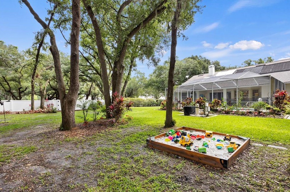 6207 Forestwood Dr, Lakeland FL 33811-2401 exterior