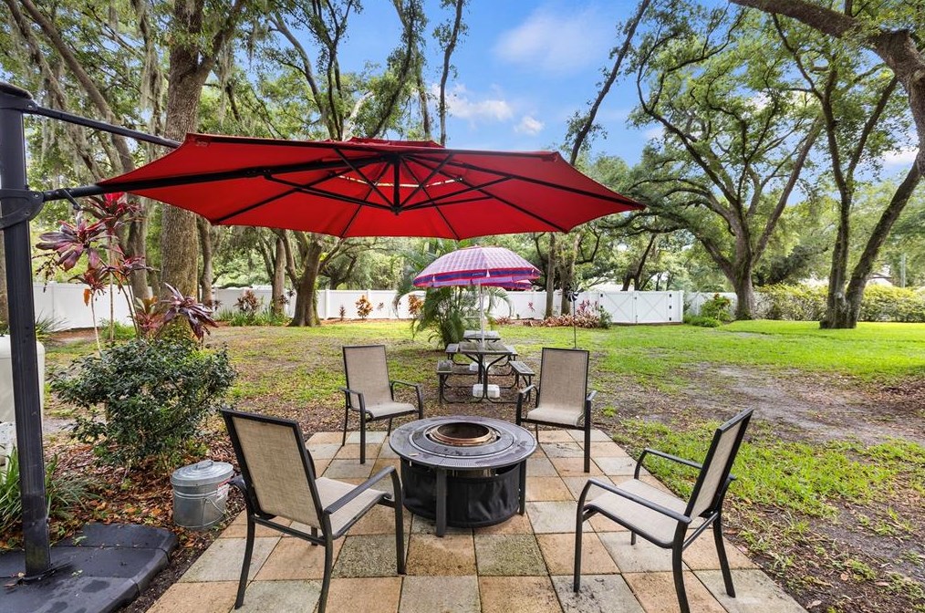 6207 Forestwood Dr, Lakeland FL 33811-2401 exterior