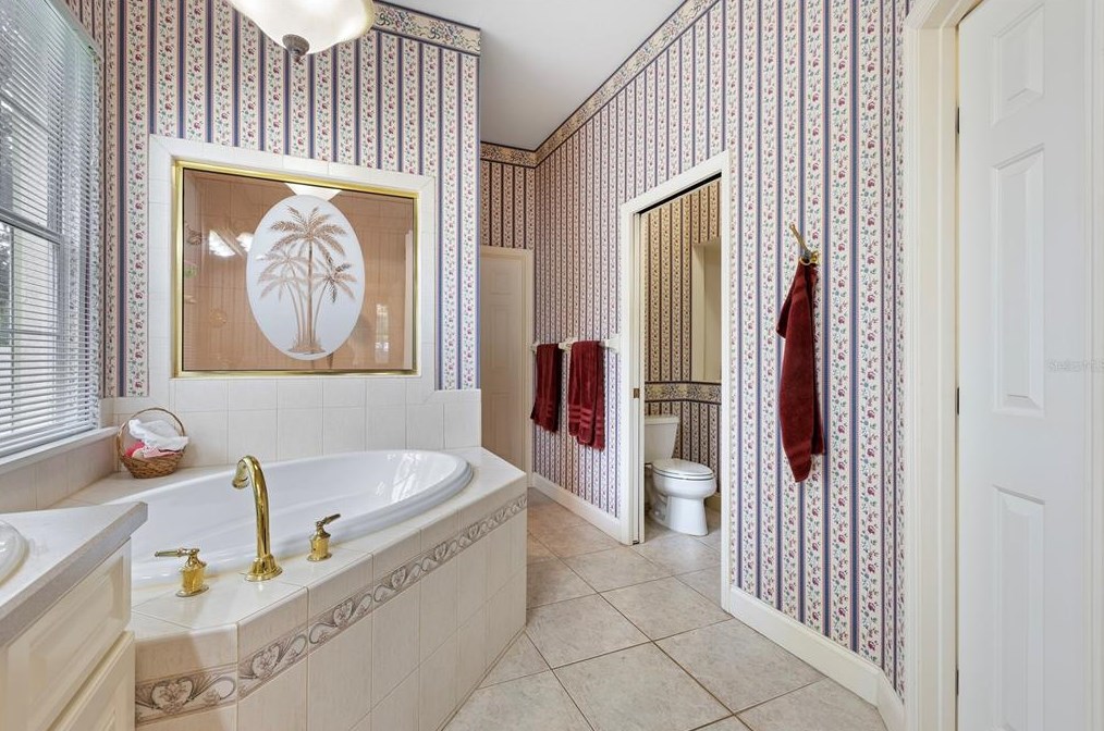 6207 Forestwood Dr, Lakeland FL 33811-2401 exterior