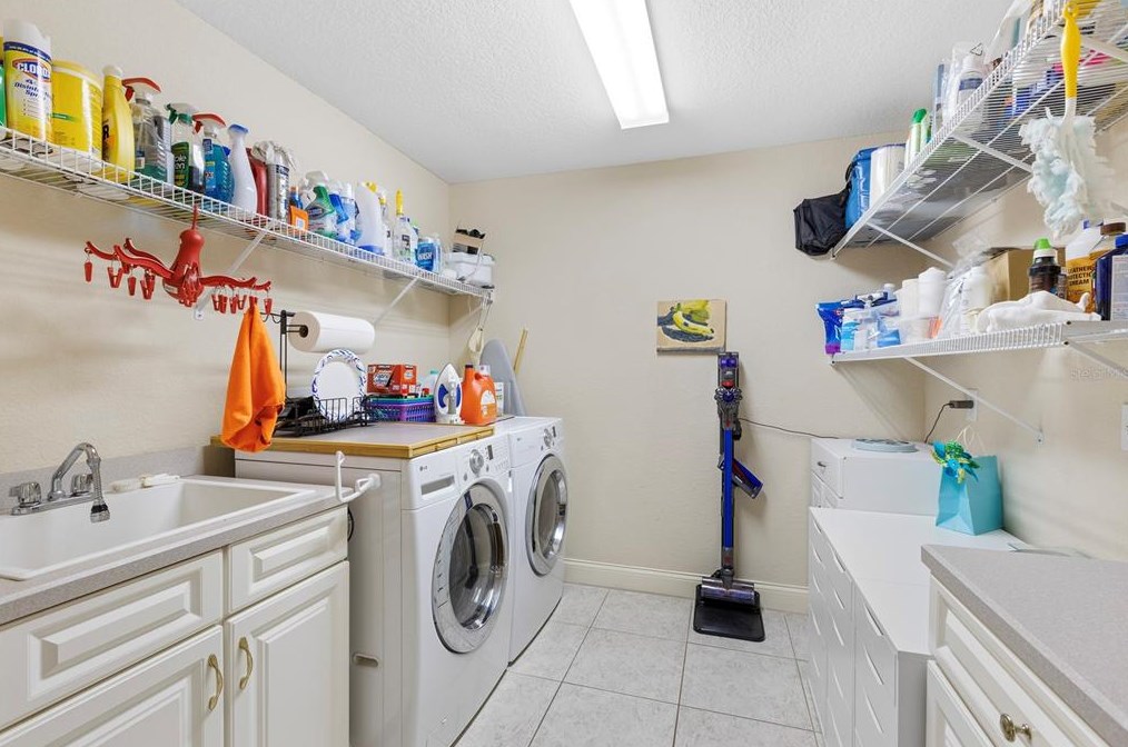 6207 Forestwood Dr, Lakeland FL 33811-2401 exterior