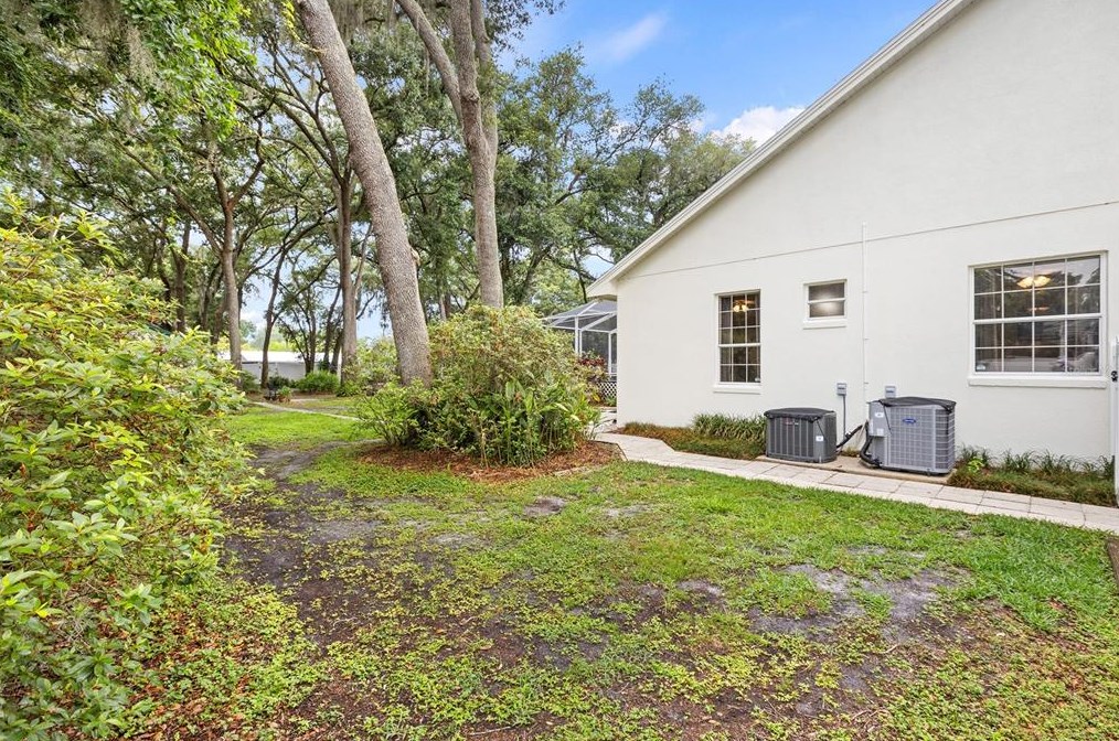 6207 Forestwood Dr, Lakeland FL 33811-2401 exterior