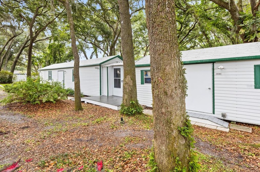 6207 Forestwood Dr, Lakeland FL 33811-2401 exterior