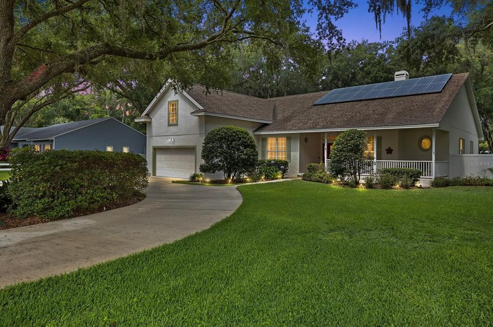 6207 Forestwood Dr, Lakeland FL 33811-2401 exterior