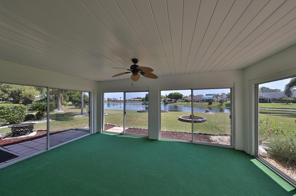 1023 Bluewater Dr, Ruskin FL  33573-6250 exterior