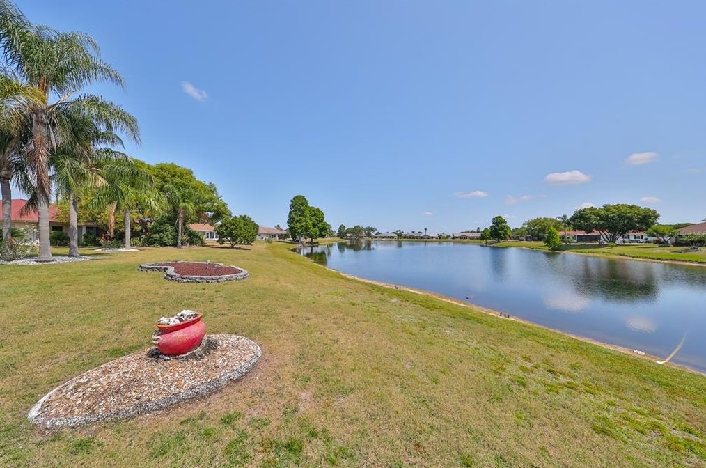 1023 Bluewater Dr, Ruskin FL  33573-6202 exterior