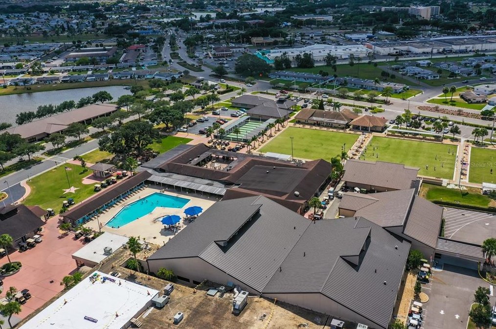 1023 Bluewater Dr, Ruskin FL  33573-6202 exterior