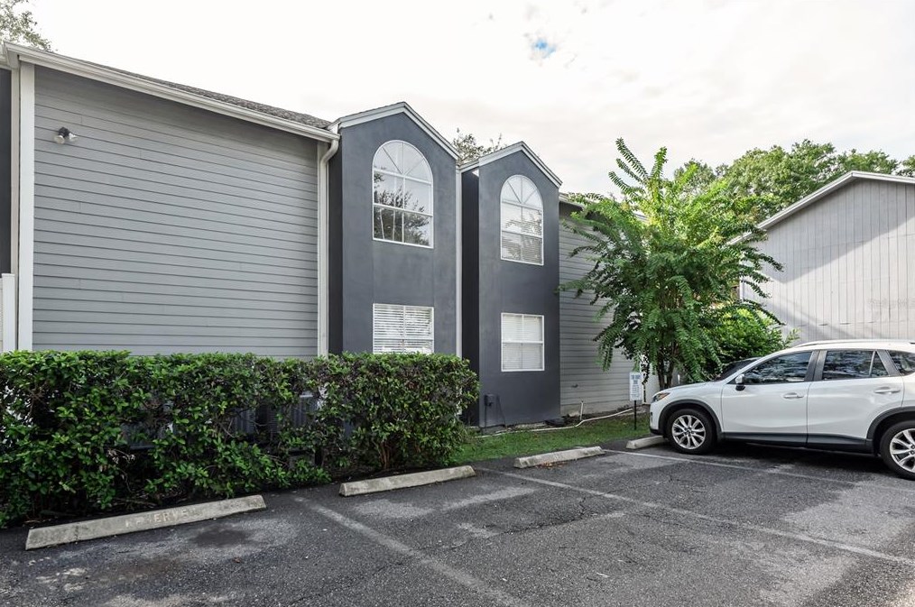 606 Albany Ave, Tampa FL 33606-2452 exterior