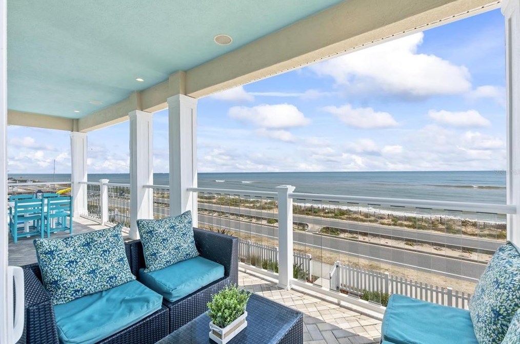 2032 Oceanshore Blvd, Flagler Beach FL  32136-2802 exterior