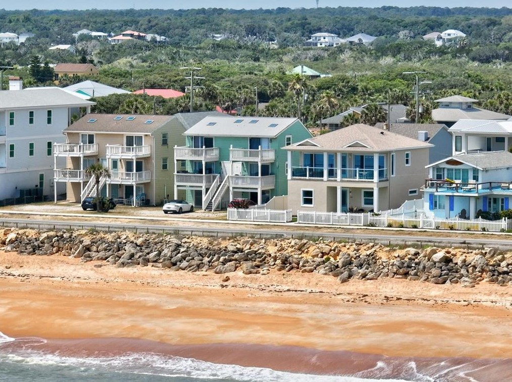 2032 Oceanshore Blvd, Flagler Beach FL  32136-2802 exterior
