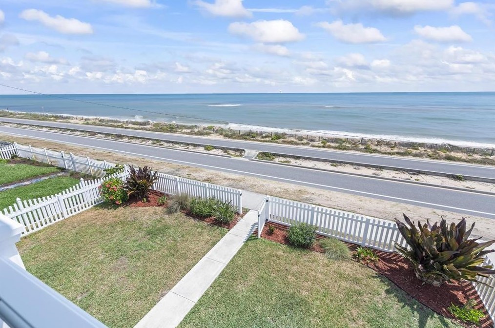 2032 Oceanshore Blvd, Flagler Beach FL  32136-2802 exterior