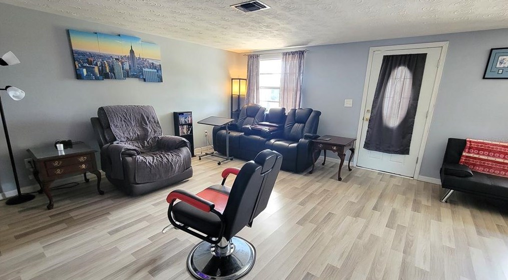 3506 Hoover Dr, Tarpon Springs FL  34691-3325 exterior