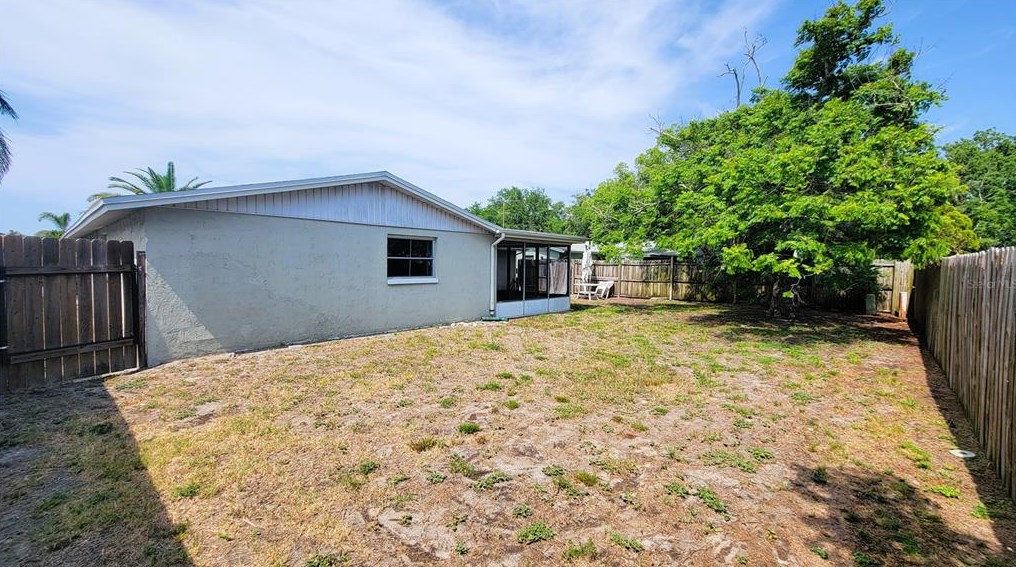 3506 Hoover Dr, Tarpon Springs FL  34691-3325 exterior