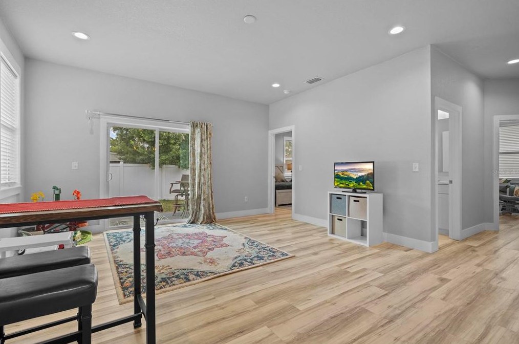 2502 18th Ave, Tampa FL 33619-2424 exterior