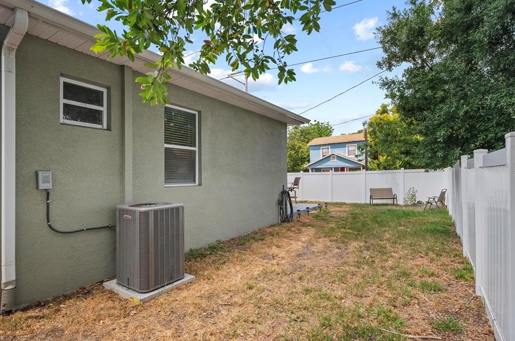 2502 18th Ave, Tampa FL 33619-2424 exterior