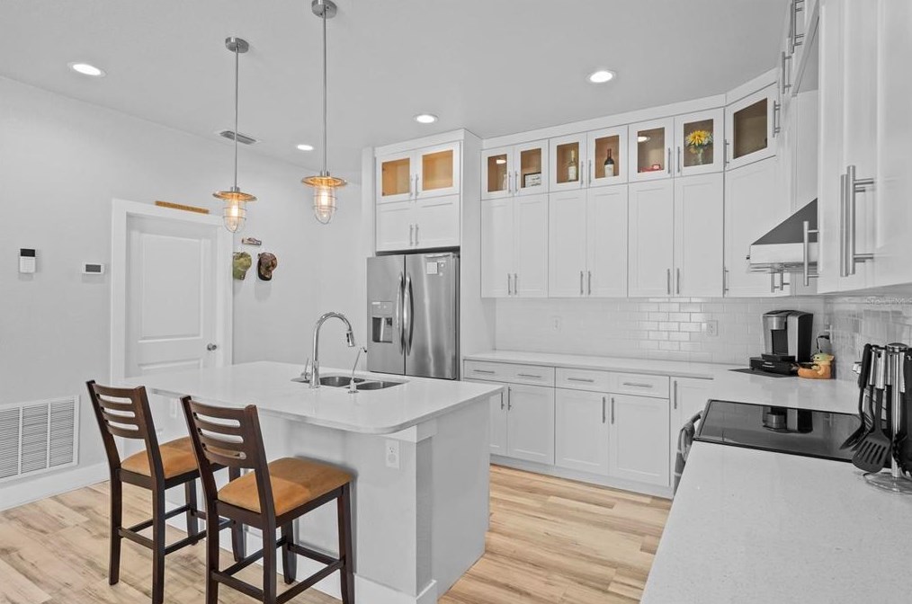 2502 18th Ave, Tampa FL 33619-2424 exterior