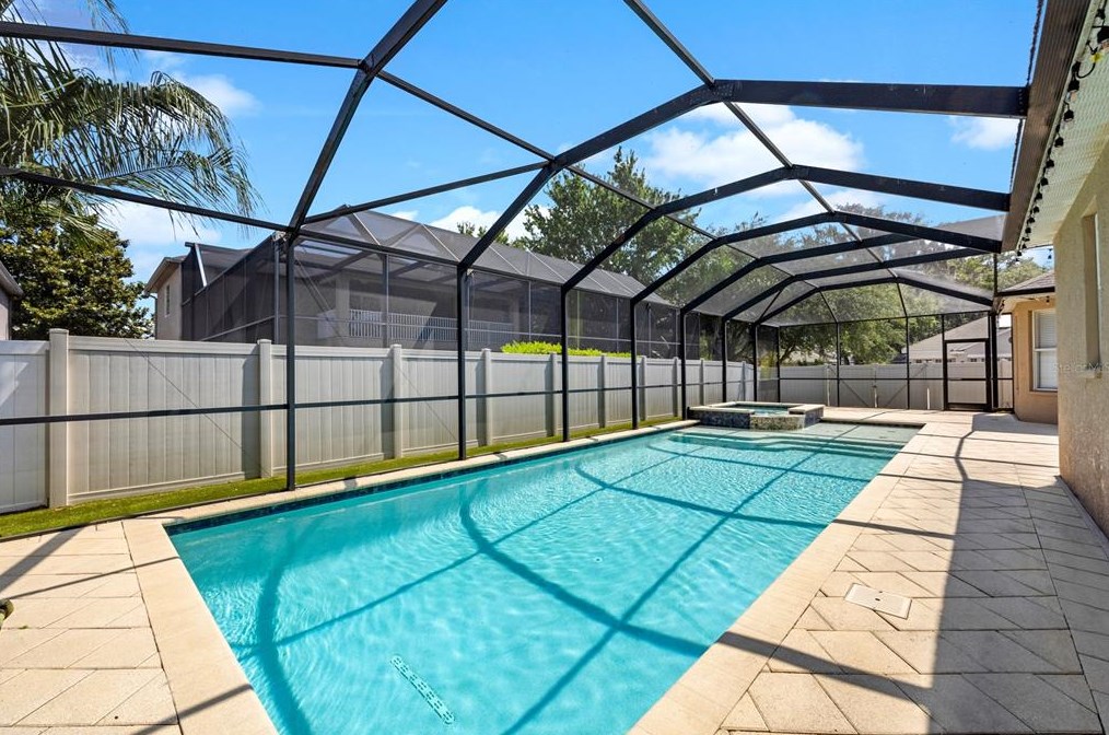 6935 Grn Heron Dr, Zephyrhills FL 33545-3894 exterior