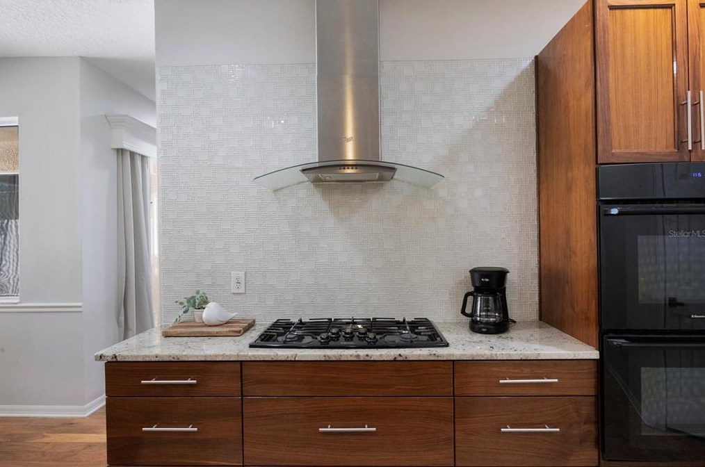 6935 Grn Heron Dr, Zephyrhills FL 33545-3894 exterior