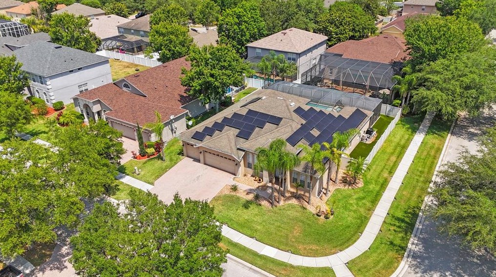 6935 Grn Heron Dr, Zephyrhills FL 33545-3894 exterior