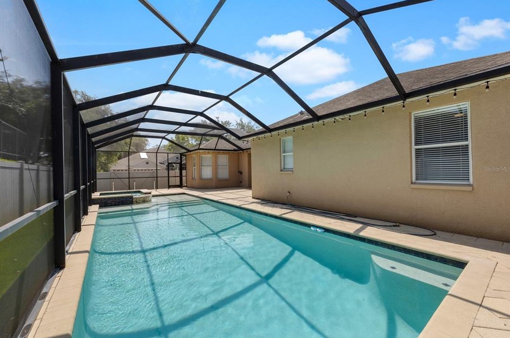 6935 Grn Heron Dr, Zephyrhills FL 33545-3894 exterior