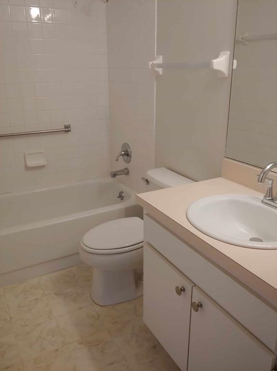 318 Caloosa Palms Ct, Ruskin FL 33573-6933 exterior