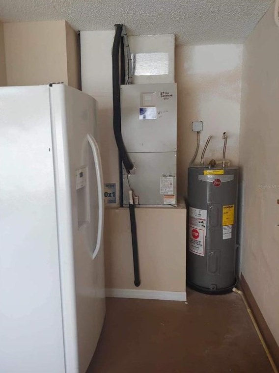 318 Caloosa Palms Ct, Ruskin FL 33573-6933 exterior