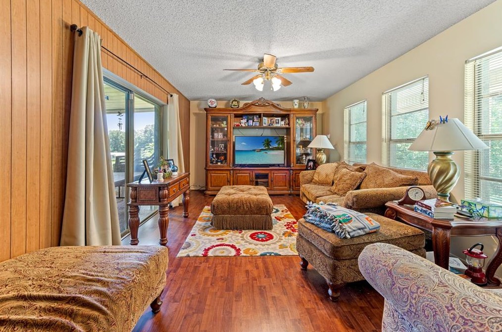 20830 Trilby Cemetery Rd, Dade City FL 33523-1337 exterior