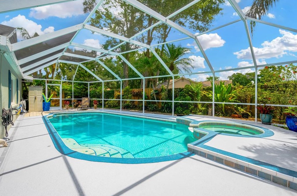 1514 Woonsocket Ln, Brandon FL  33511-1823 exterior