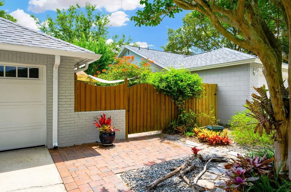 1514 Woonsocket Ln, Brandon FL  33511-1823 exterior