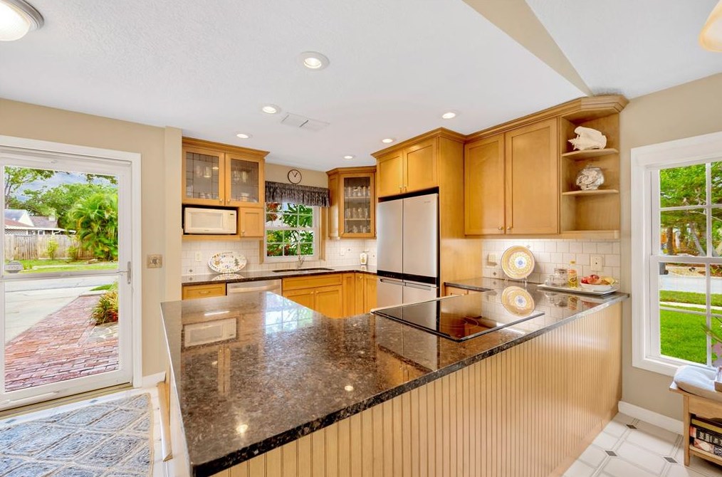 1514 Woonsocket Ln, Brandon FL  33511-1823 exterior