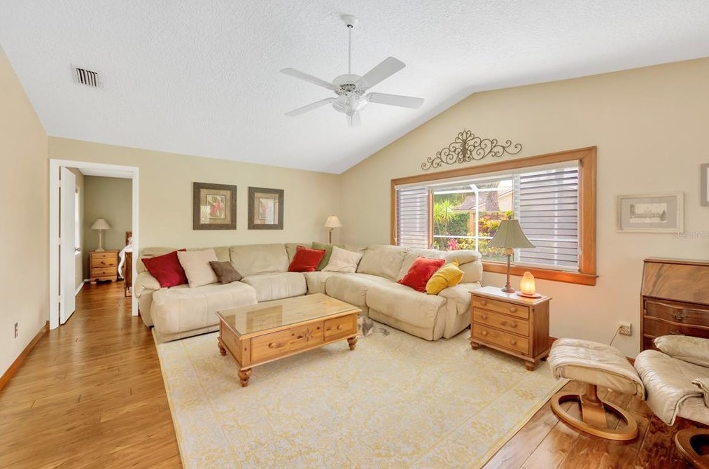 1514 Woonsocket Ln, Brandon FL  33511-1823 exterior