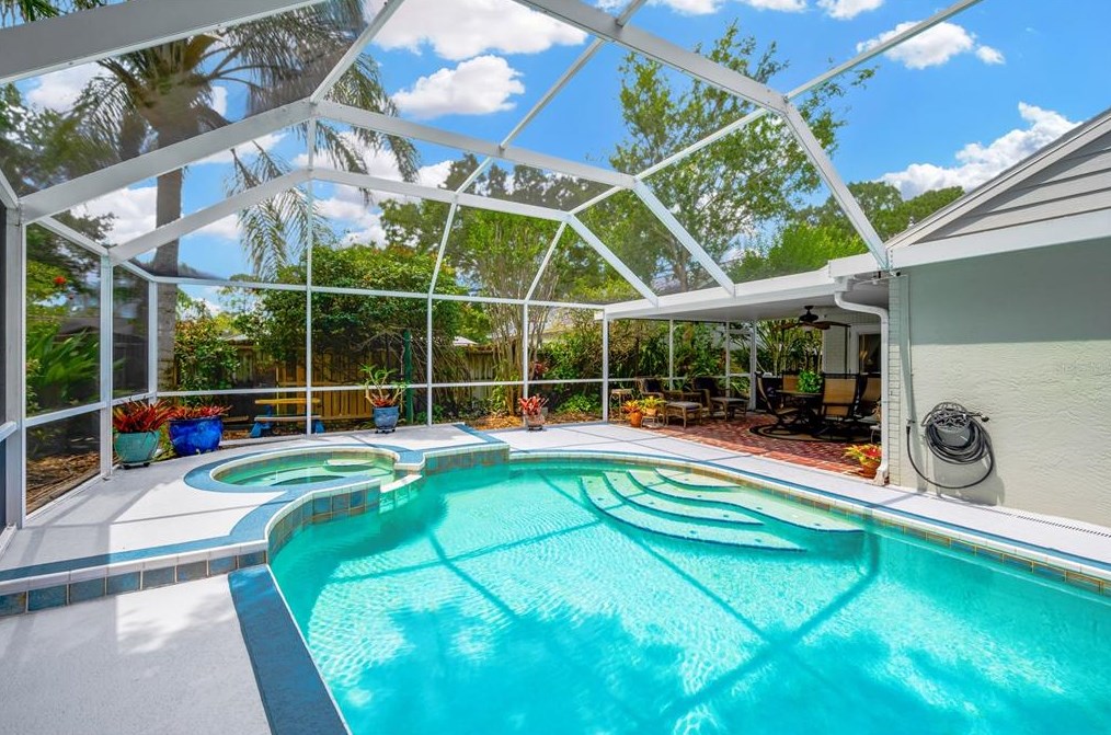 1514 Woonsocket Ln, Brandon FL  33511-1823 exterior