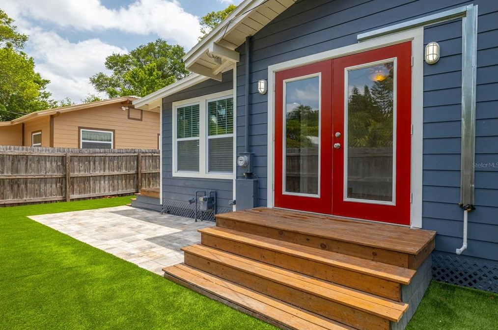 3011 Ola Ave, Tampa FL 33603-3500 exterior