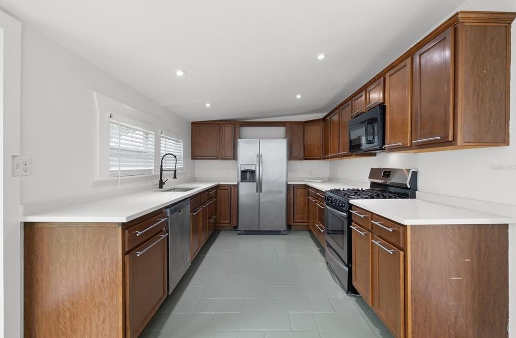 3011 Ola Ave, Tampa FL 33603-3500 exterior