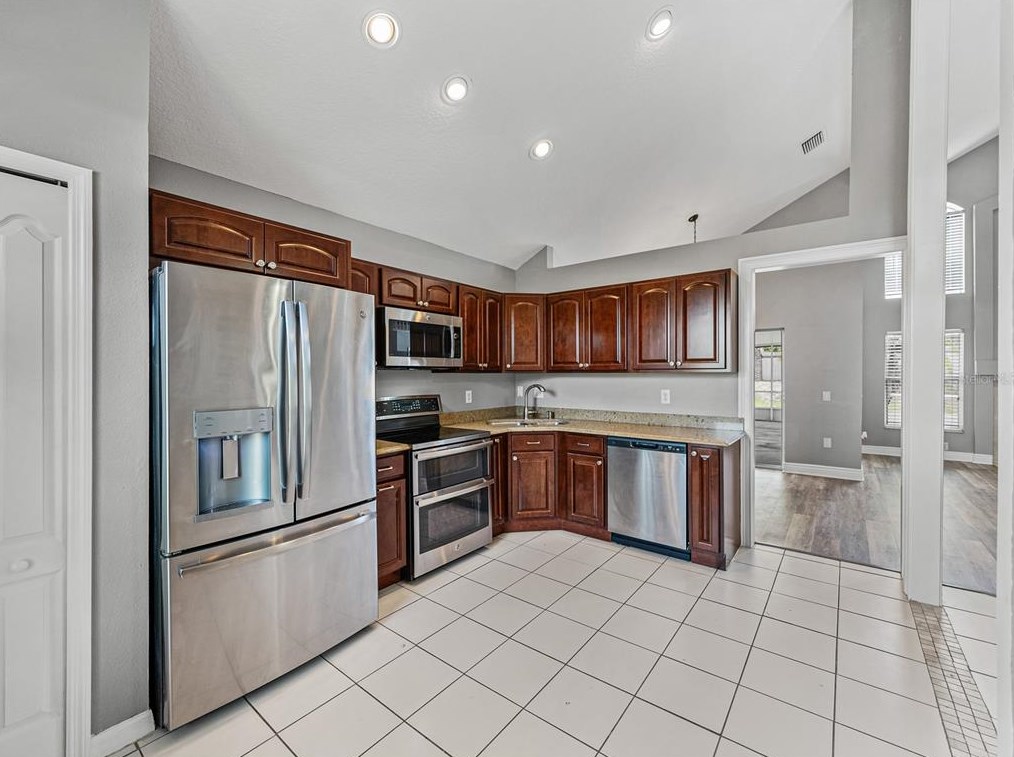 9127 Egret Cove Cir, Riverview FL  33578-3114 exterior