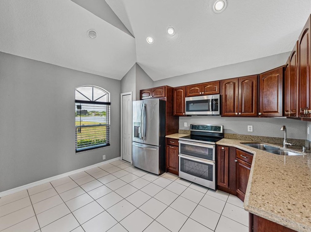 9127 Egret Cove Cir, Riverview FL  33578-3114 exterior