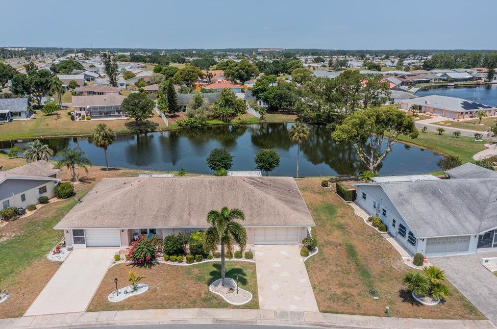 806 Bluewater Dr, Ruskin FL  33573-6277 exterior